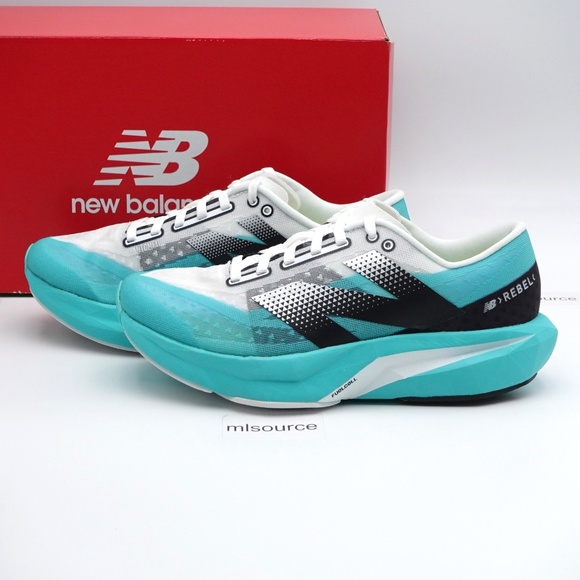 Size 7.5 WIDE D Women's New Balance FuelCell Rebel v4 Running Shoes WFCXCJ4 - Picture 1 of 13